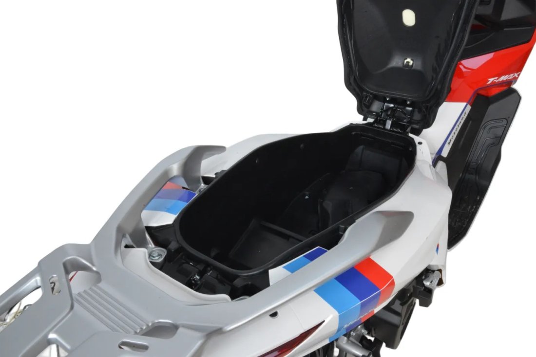 Скутер Motoland X-MAX 150 — особенности, фото 11