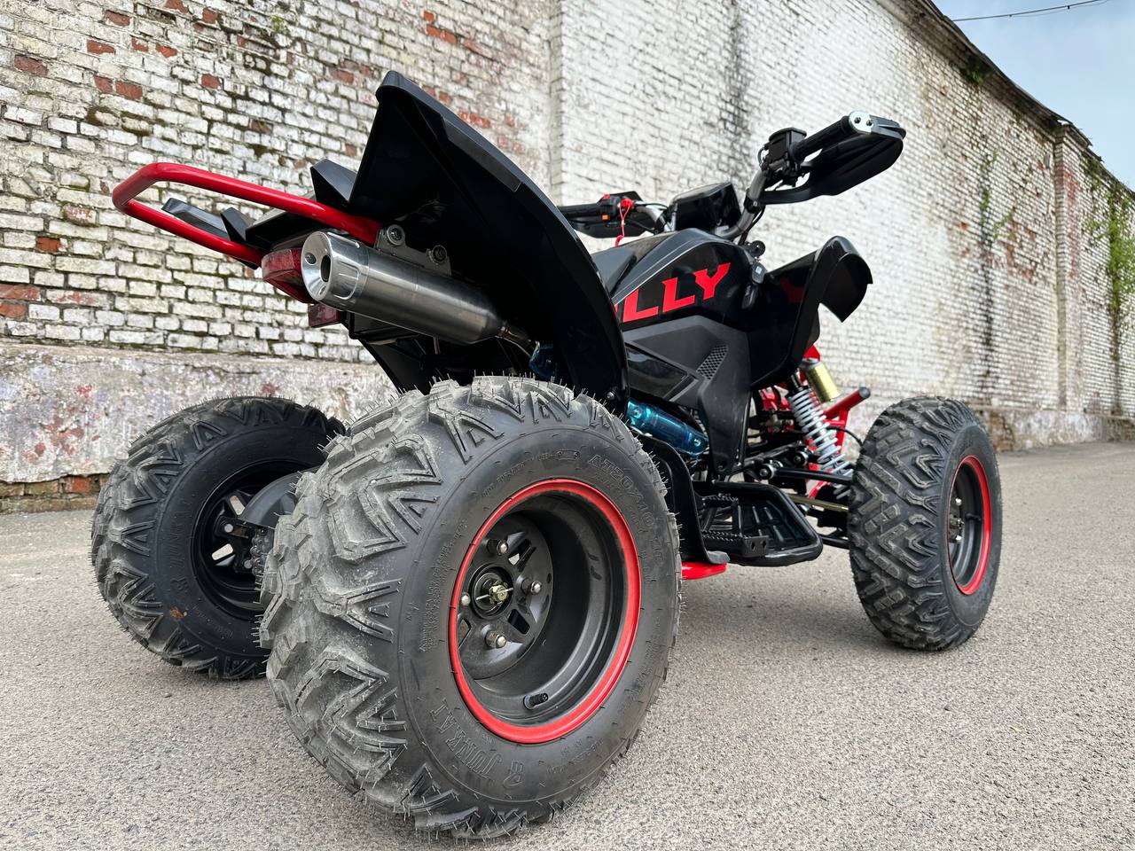 Motoland Rally 250 — 3/4 сзади, выхлоп и задняя ось