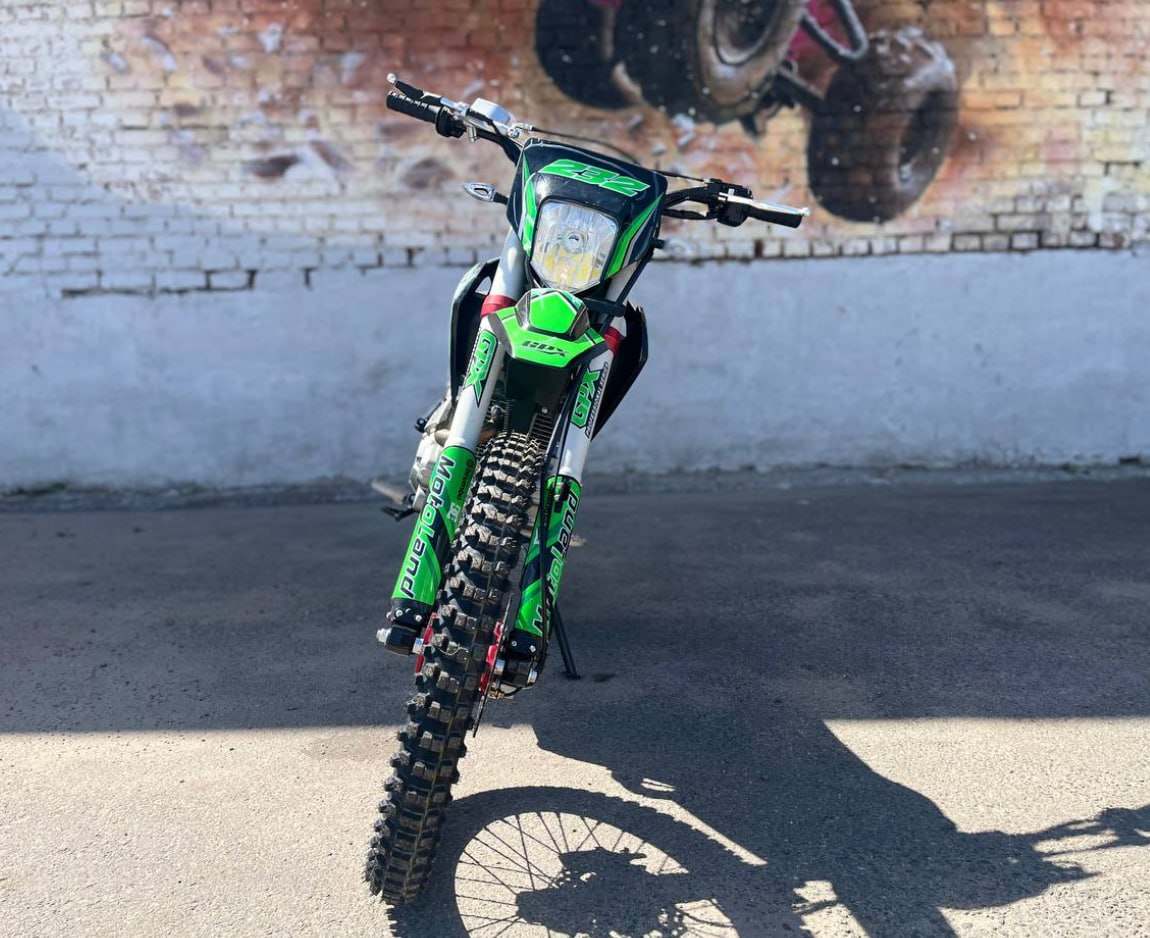 Обзор MotoLand XT 250 HS 4V: Характеристики и особенности